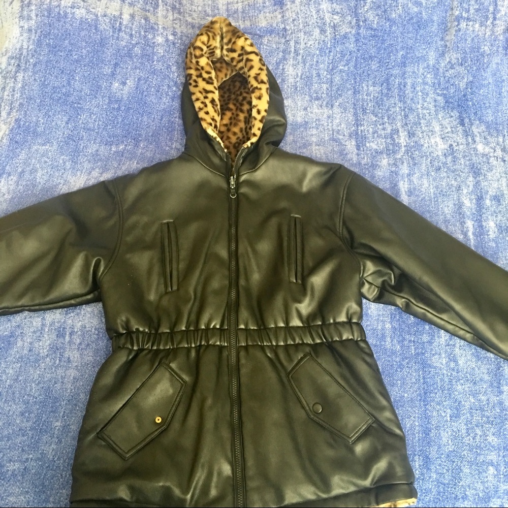 Reversible faux leather and leopard coat